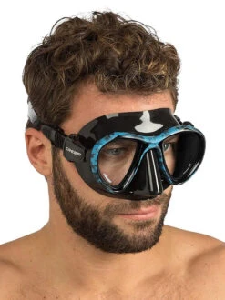 Cressi Metis Mask 17 Cressi Metis Mask -Mares Diving Shop Cressi Metis Mask Black Camo On Face Male Front Side