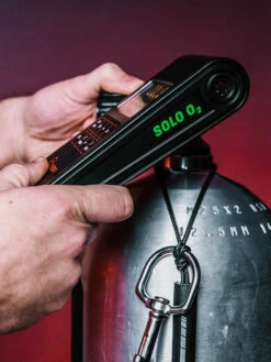 Divesoft Solo Nitrox Analyser -Mares Diving Shop Divesoft Solo Nitrox Analyser Lifestyle Side