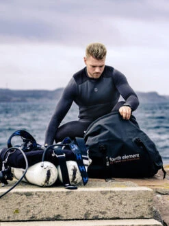 Fourth Element Argo Dry Duffle Bag 44L -Mares Diving Shop Fourth Element Argo Dry Duffle Bag 44L Lifestyle Seaside a568662c 1067 4f11 a43c 74545c99357e