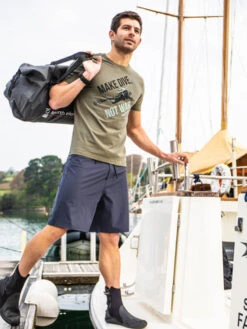 Fourth Element Argo Dry Duffle Bag 44L -Mares Diving Shop Fourth Element Argo Dry Duffle Bag 44L Lifestyle Walk 9adf515e b6b6 46e1 b22e 51ded929f502