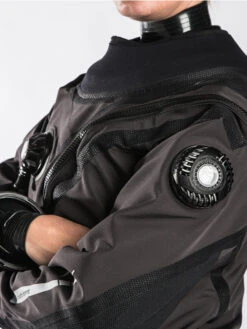 Fourth Element Argonaut 2.0 Stealth Hybrid Drysuit (Made-to-Measure) -Mares Diving Shop Fourth Element Argonaut 2.0 Stealth Detail Valve d3e12f9a f39f 4395 bf7c 771a081eb47b