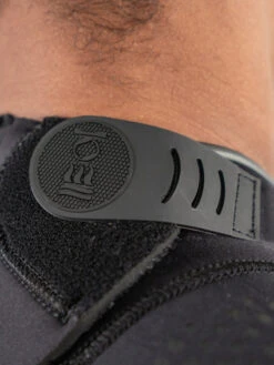 Fourth Element Xenos 7mm Wetsuit Mens 11 Fourth Element Xenos 7mm Wetsuit Mens -Mares Diving Shop Fourth Element Xenos 7mm Mens Detail Neck