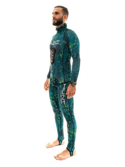 Huntmaster Hooded Spearfishing Rashguard 2-Piece Camo Suit Unisex -Mares Diving Shop Huntmaster Hooded Spearfishing Rashguard 2 Piece Suit with Chest Pad Camo Unisex Green Side
