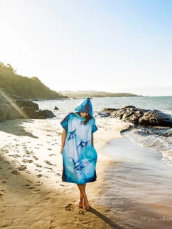 Ocean Armour Manta Poncho -Mares Diving Shop Ocean Armour Manta Poncho Lifestyle Female Front
