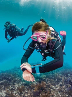 Scubapro Luna 2.0 Dive Computer -Mares Diving Shop Scubapro Luna 2.0 Lifestyle Underwater