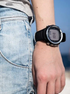 Suunto D4f Freediving Computer -Mares Diving Shop Suunto D4f Lifestyle